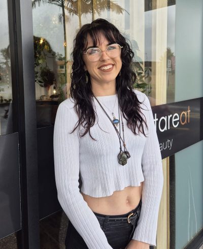 hair-to-stare-at-tauranga-team-member-freya-2